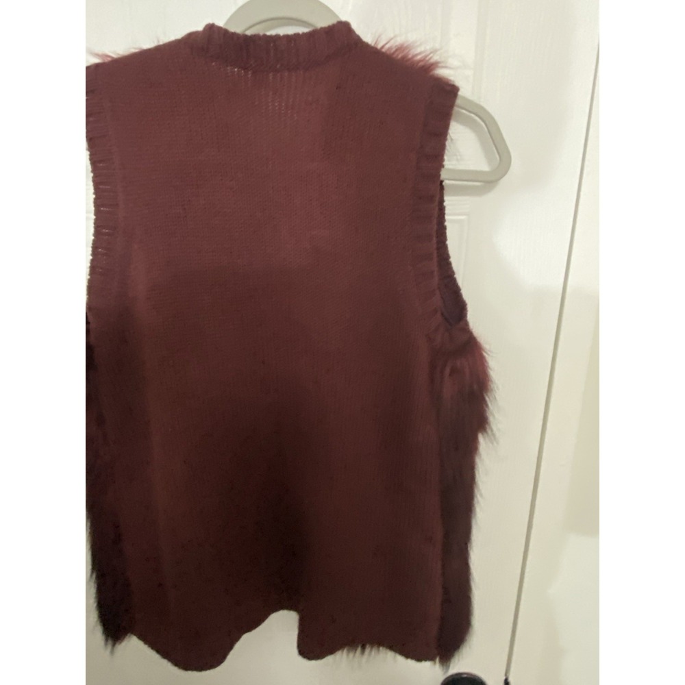 Ladies Burgundy Fur Vest Size Medium Adventure Ready 0215 - Picture 3 of 4